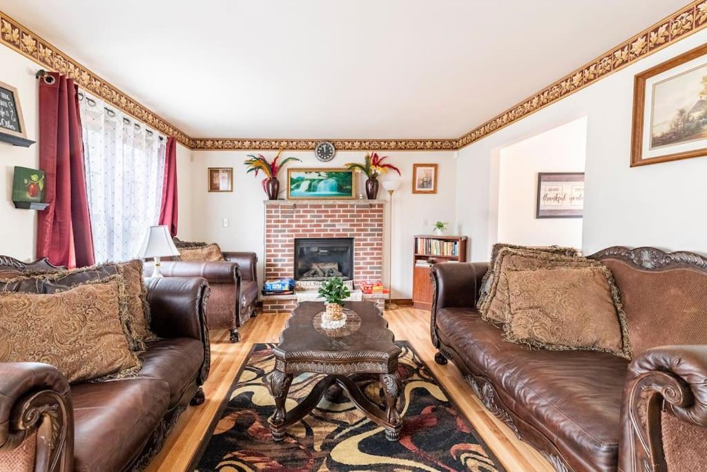 Cheerful Pocono Home Away From Home Albrightsville Exterior photo