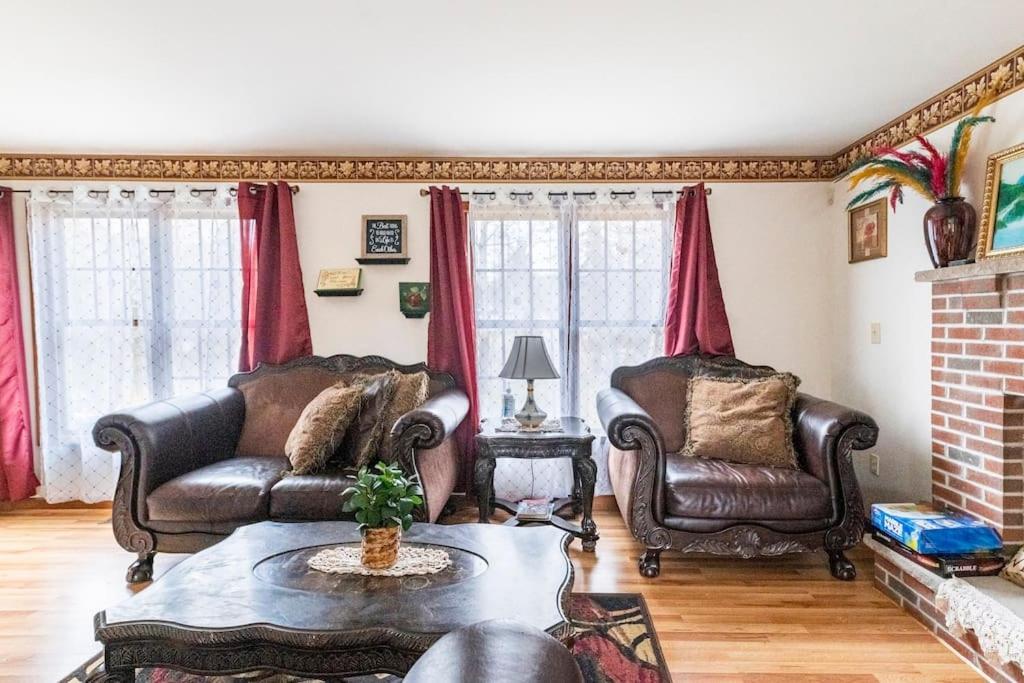 Cheerful Pocono Home Away From Home Albrightsville Exterior photo