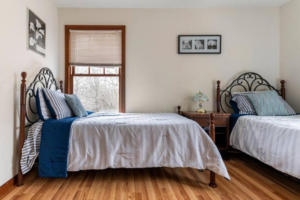 Cheerful Pocono Home Away From Home Albrightsville Exterior photo